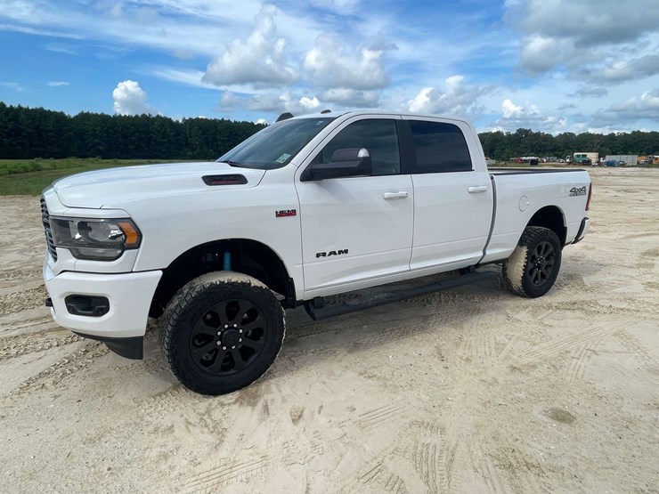 2021-dodge-2500-image-1