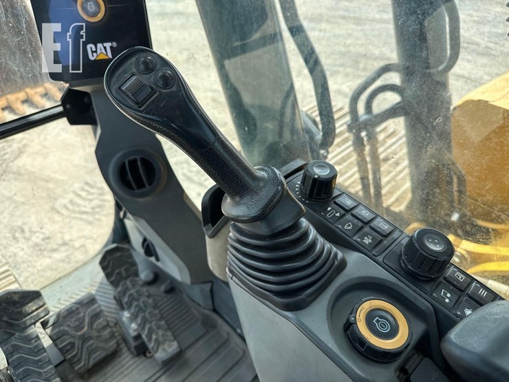 caterpillar-320gc-image-19