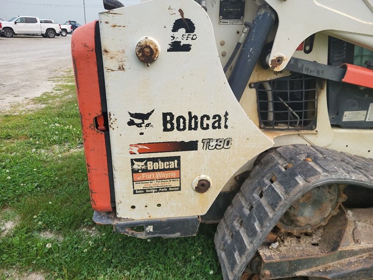 2016-bobcat-t590-skid-loader-image-24