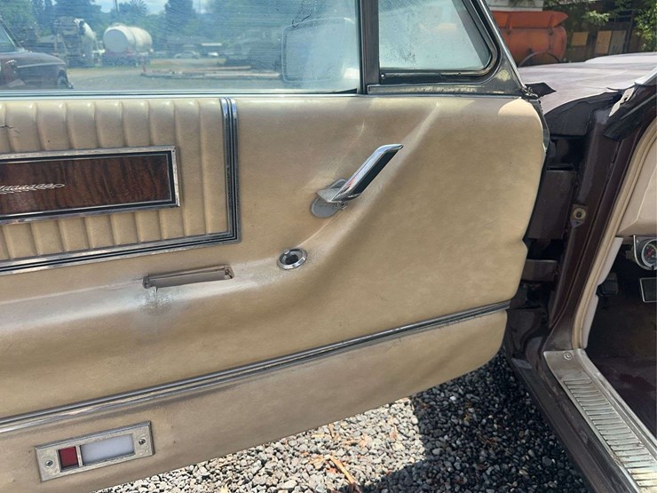 1966-ford-thunderbird-image-25