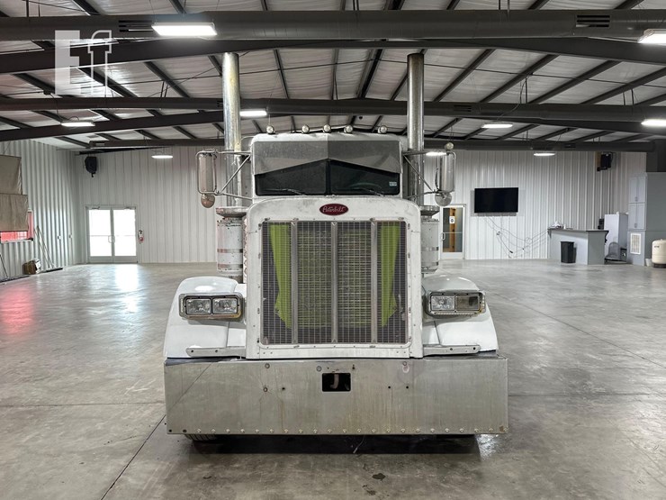 1994-peterbilt-378-image-7