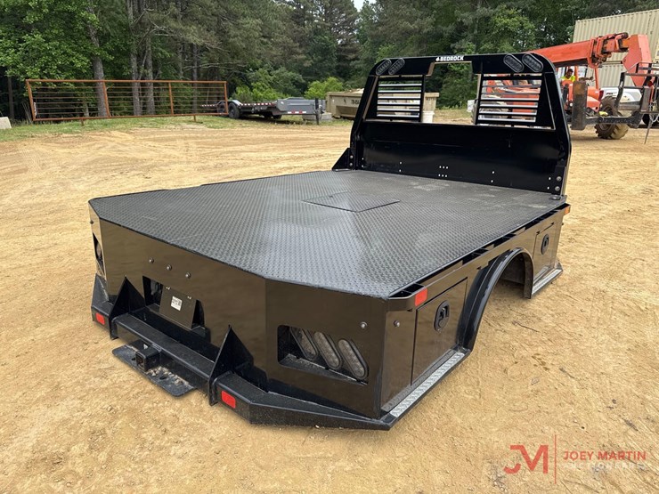 bedrock-8g-9-skirted-flat-bed-image-2