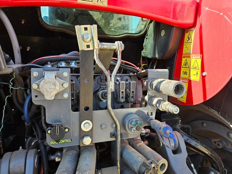 massey-ferguson-7624-image-23