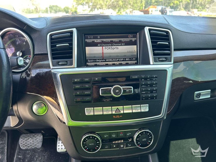 2013-mercedes-benz-gl450-image-17