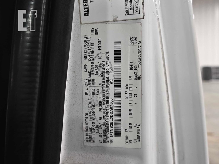2013-ford-e250-image-24