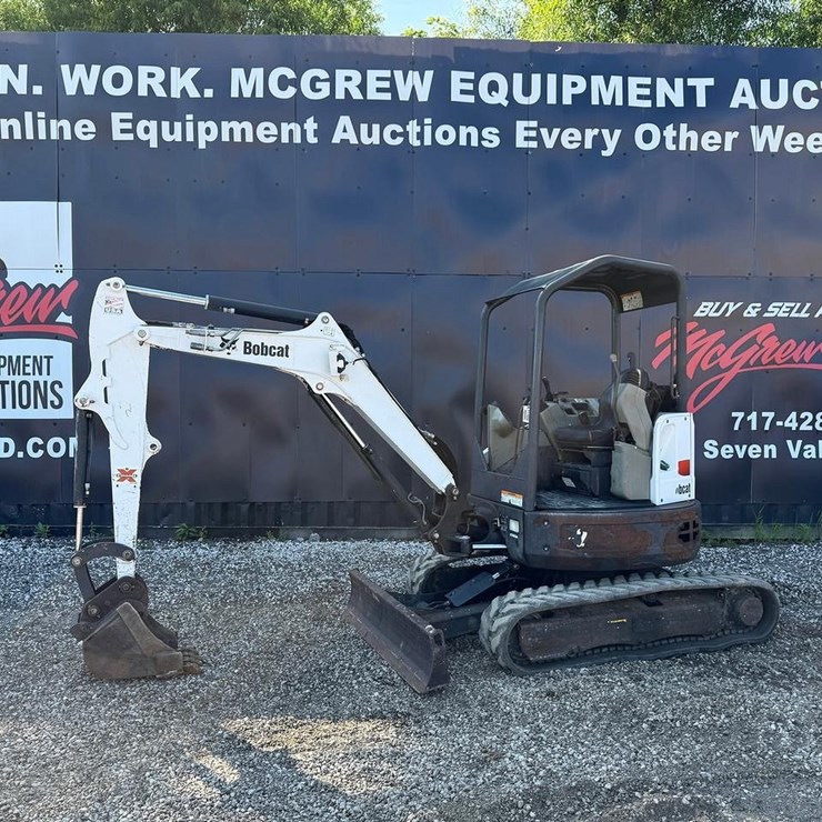 2017 BOBCAT E26