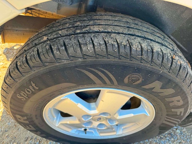 2010-ford-escape-image-16