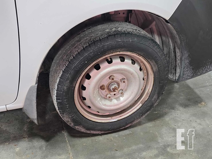2015-nissan-nv200-image-23