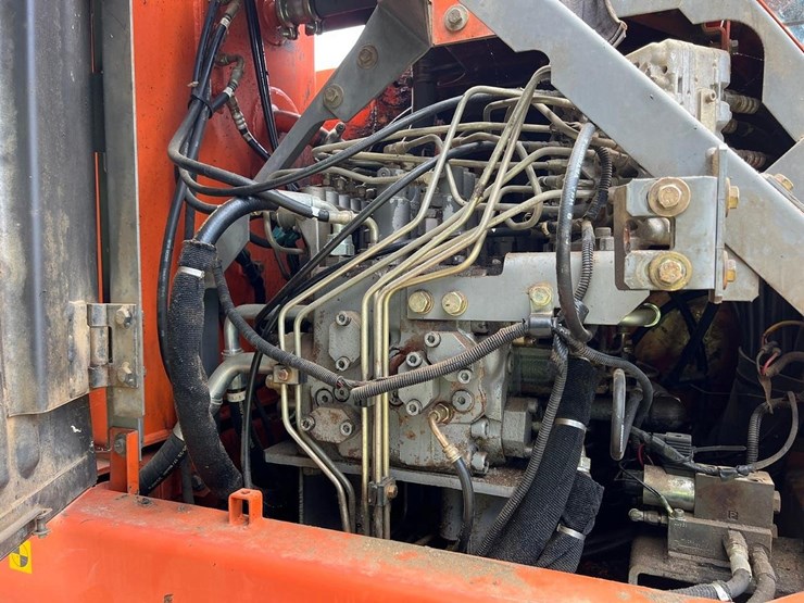 2005-hitachi-zx225us-lc-image-16