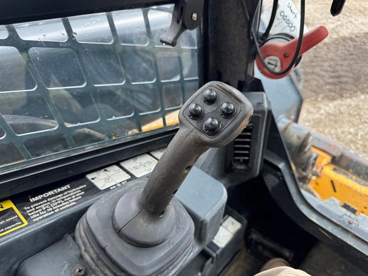 2021-deere-325g-image-27