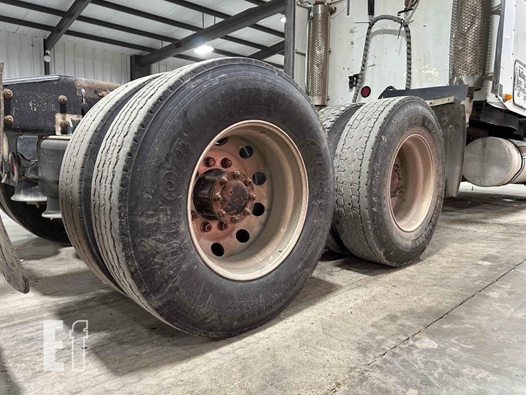 2007-freightliner-columbia-120-image-29