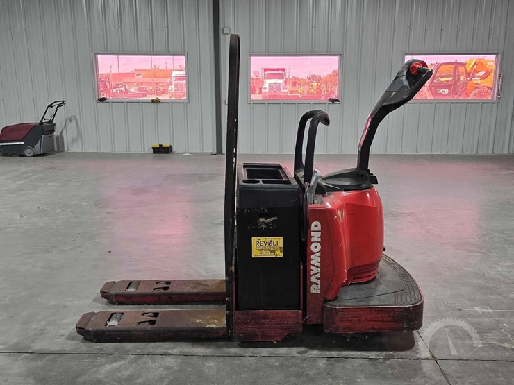 raymond-8400-image-5