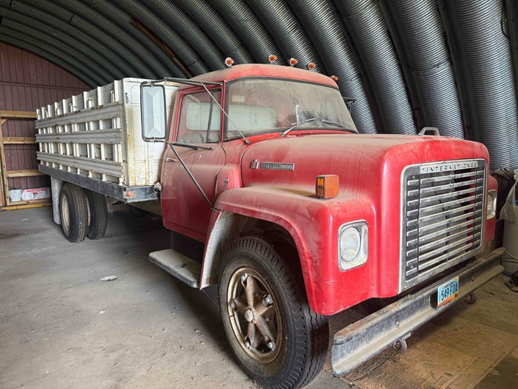 1973-international-1600-grain-truck-image-1