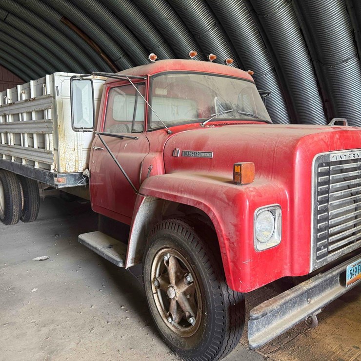 1973 International 1600 Grain Truck