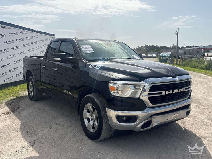 2020-dodge-1500-image-2