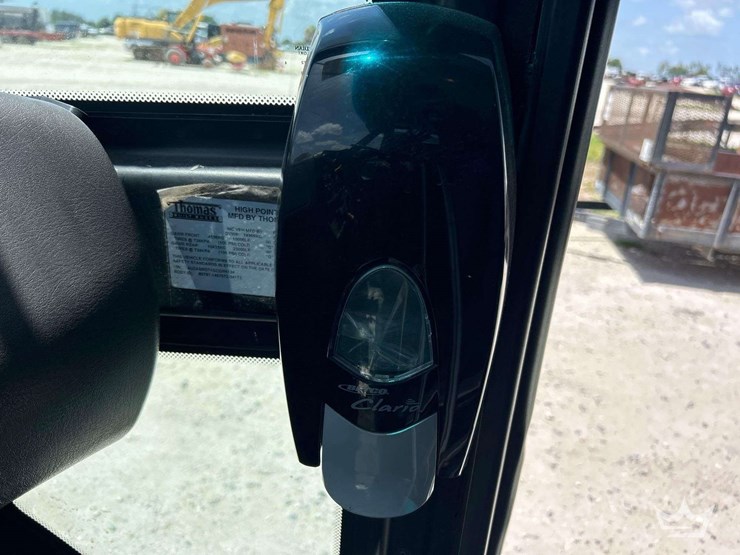 2016-freightliner-b2-image-31