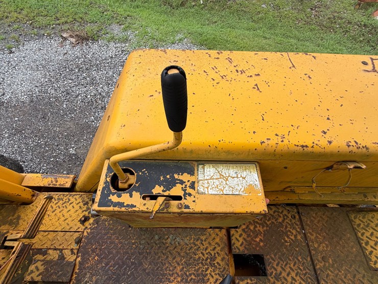 1976-deere-310a-image-24