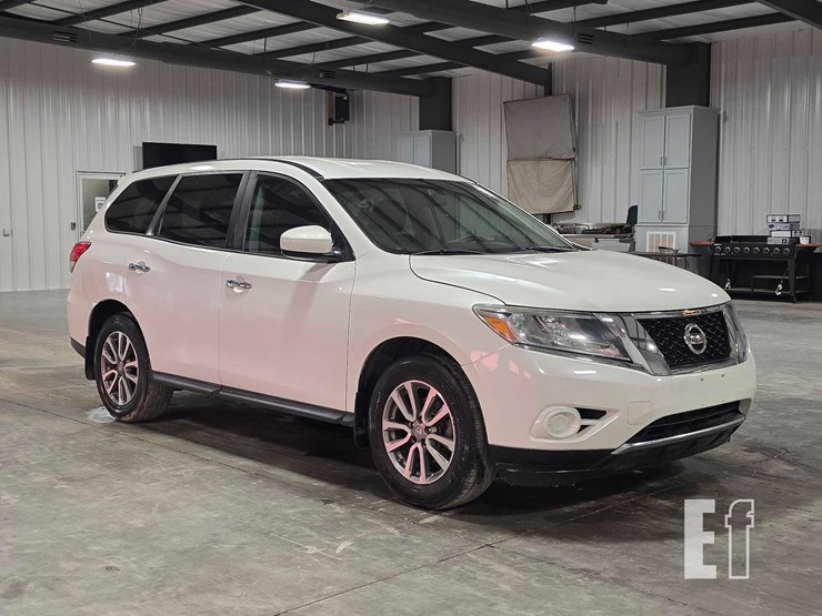 2013-nissan-pathfinder-image-2
