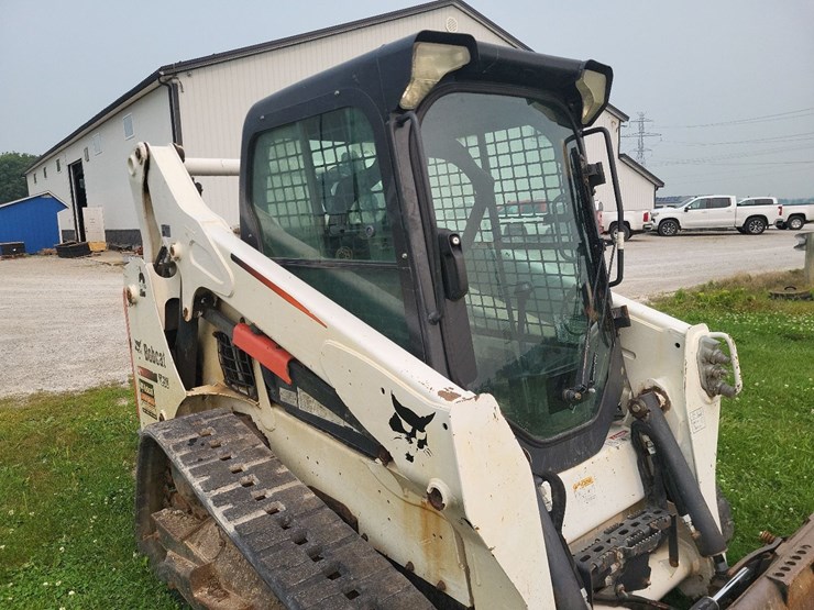 2016-bobcat-t590-skid-loader-image-30
