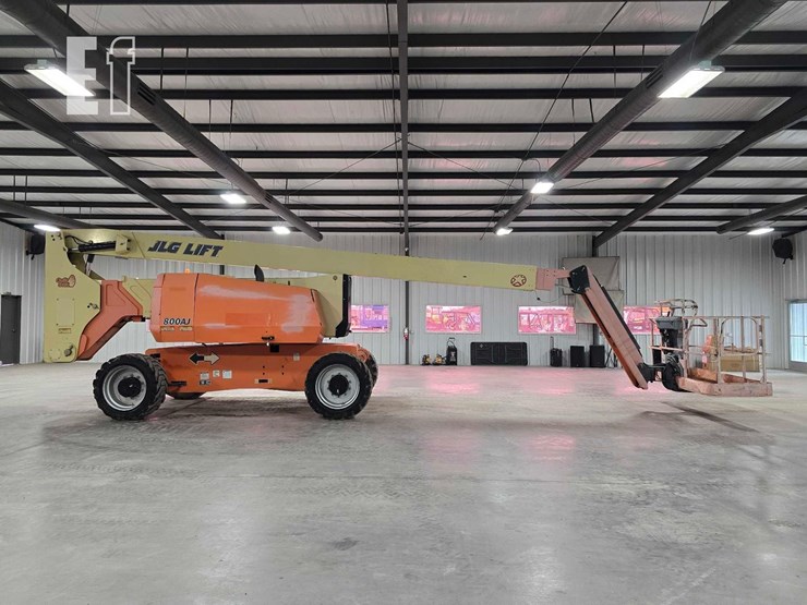 2016-jlg-800aj-image-6