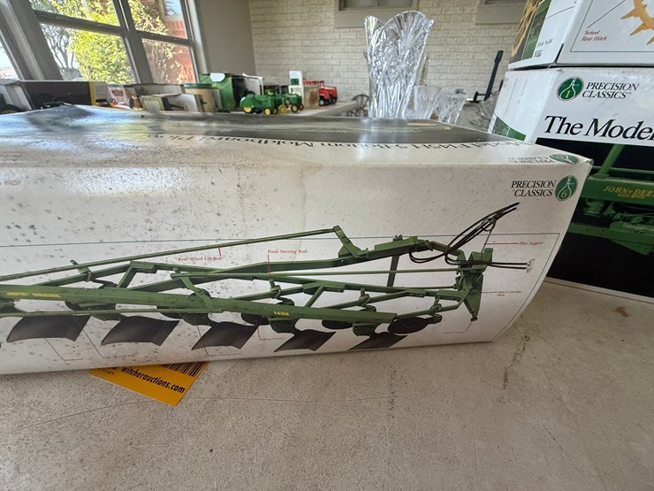 john-deere-f145h-image-11