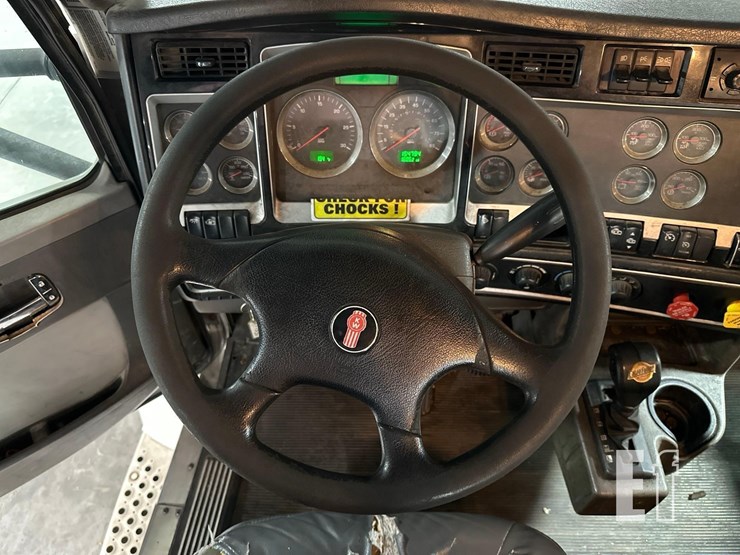 2009-kenworth-t660-image-15