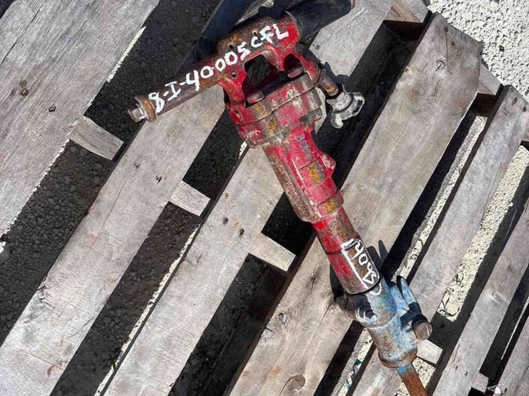 pneumatic-jackhammer-image-1