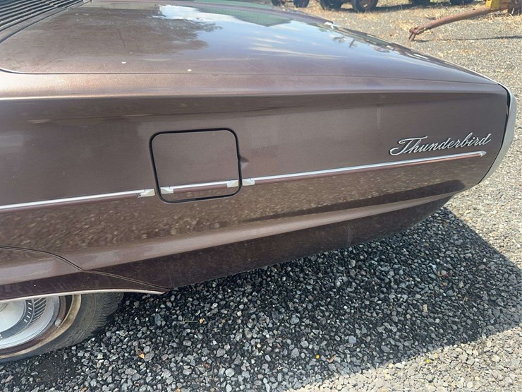 1966-ford-thunderbird-image-13