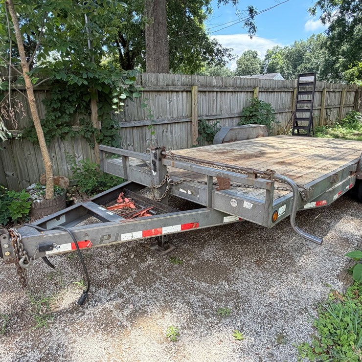 #1100 • PJ 20’ EQUIPMENT TRAILER