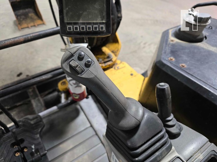 2021-caterpillar-306cr-image-22