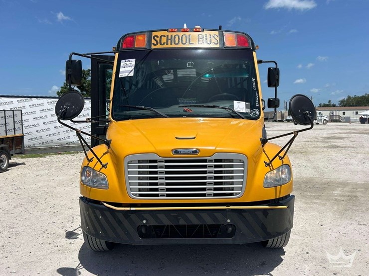 2016-freightliner-b2-image-35