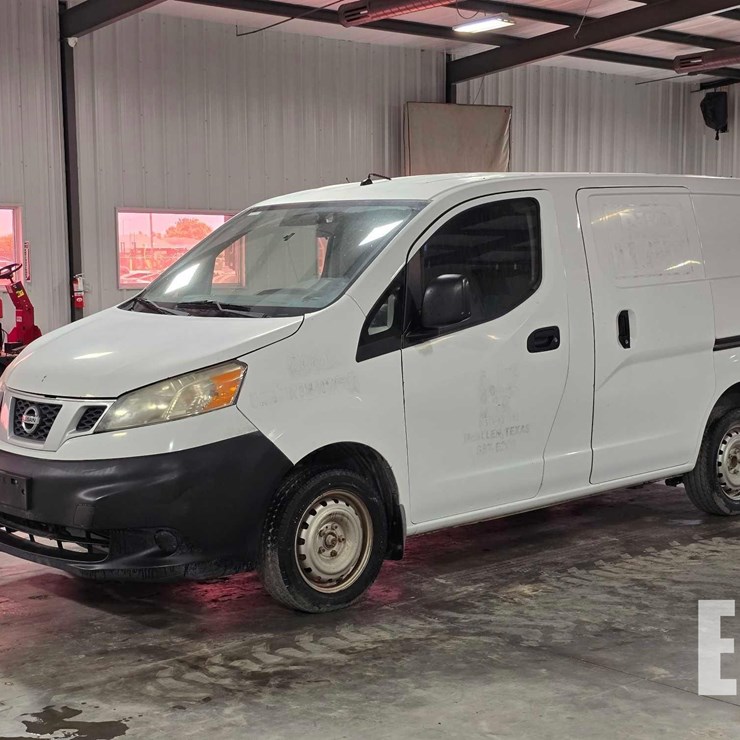 2015 NISSAN NV200