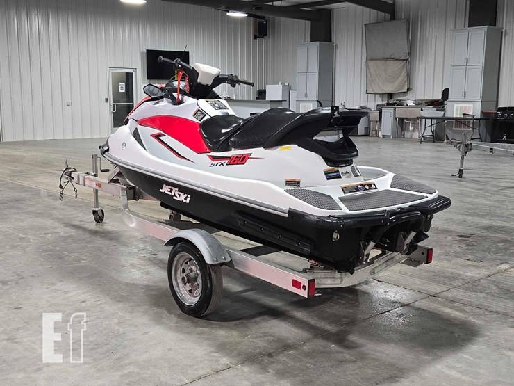 kawasaki-stx160-jet-ski-image-4