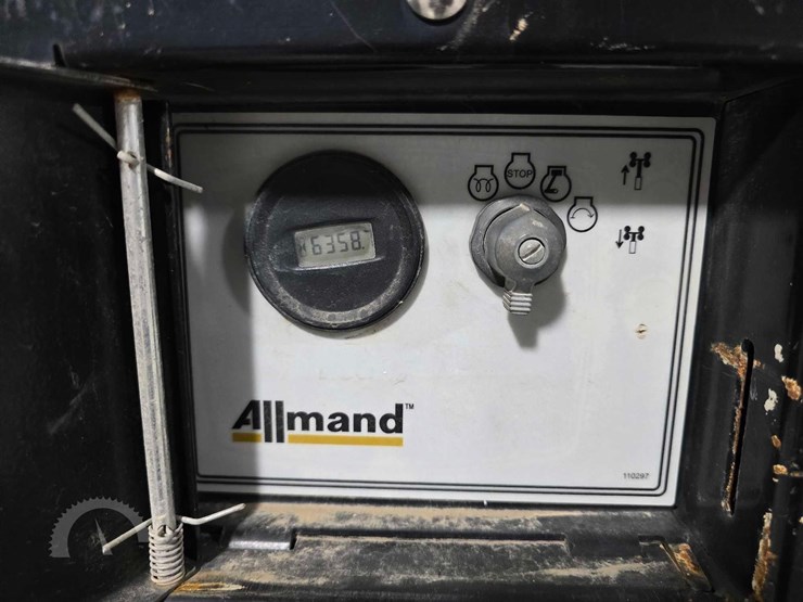 allmand-bros-night-lite-v-series-image-14