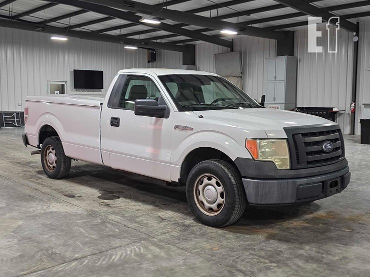 2010-ford-f150-xl-image-2