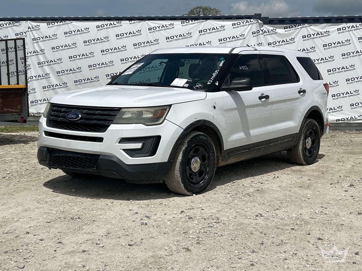 2016-ford-explorer-image-1