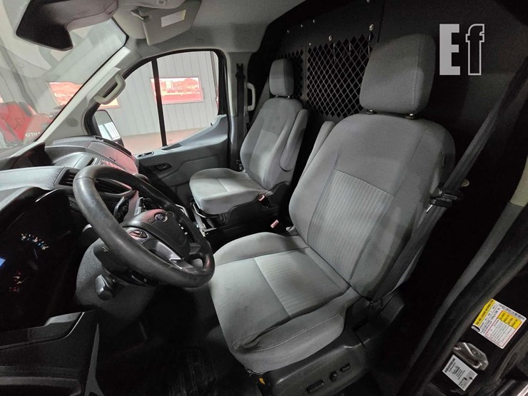 2015-ford-transit-image-9