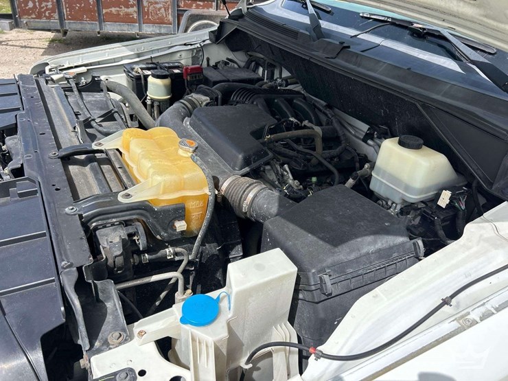 2014-nissan-nv1500-image-8