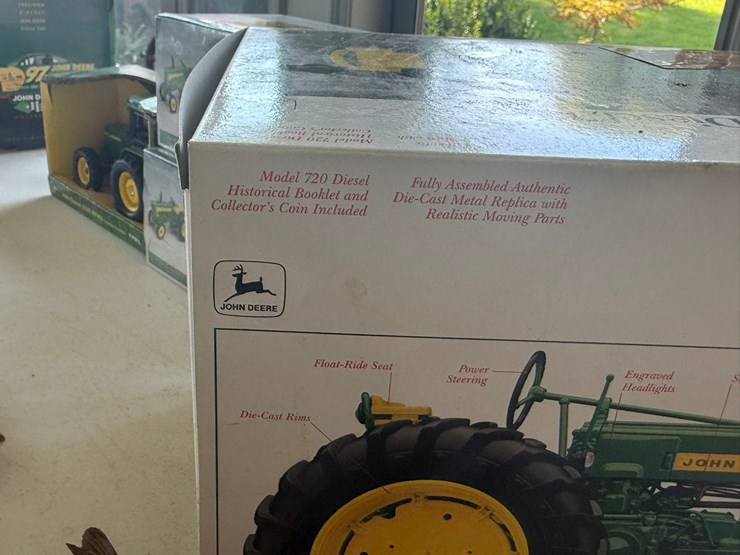 john-deere-720-image-11