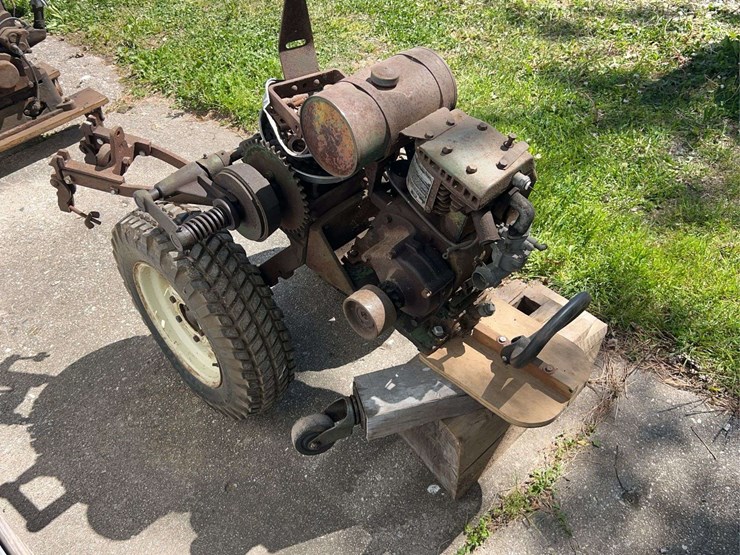 huski-garden-tractor-image-4