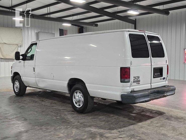 2013-ford-e250-image-4