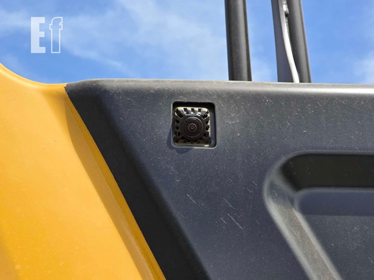 2020-caterpillar-336-image-25