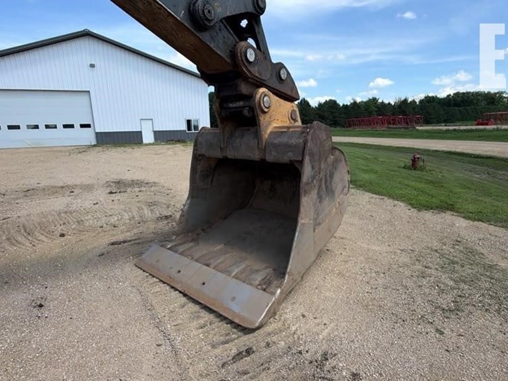2015-deere-470g-lc-image-22