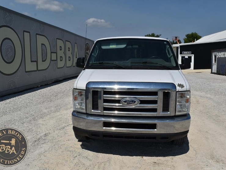 2014-ford-e250-image-8