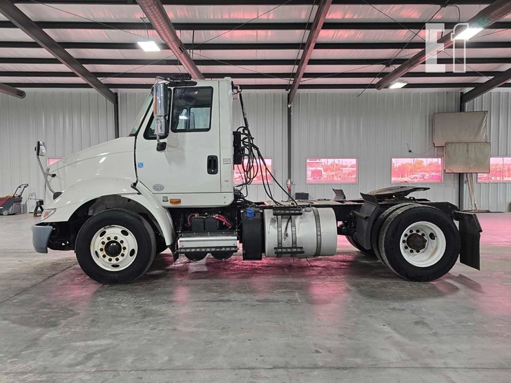 2015-international-transtar-8600-image-5