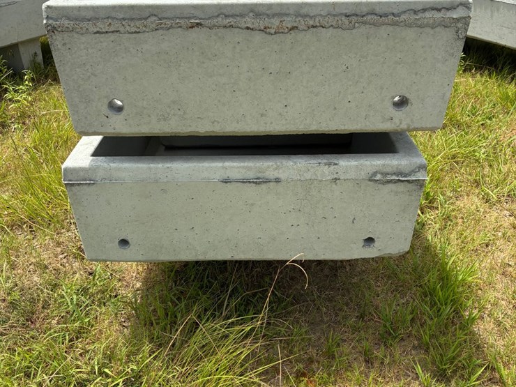 #20274-•-feed-troughs-image-2