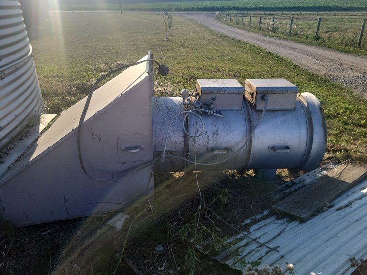 grain-bin---closest-to-road-image-20
