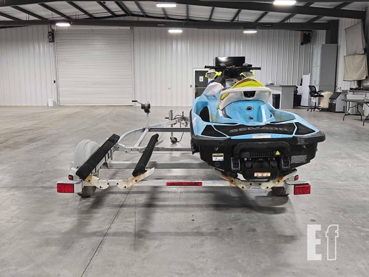 sea-doo-gti-se-155-jet-ski-image-8