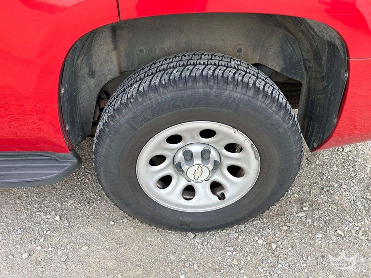 2010-chevrolet-tahoe-image-22