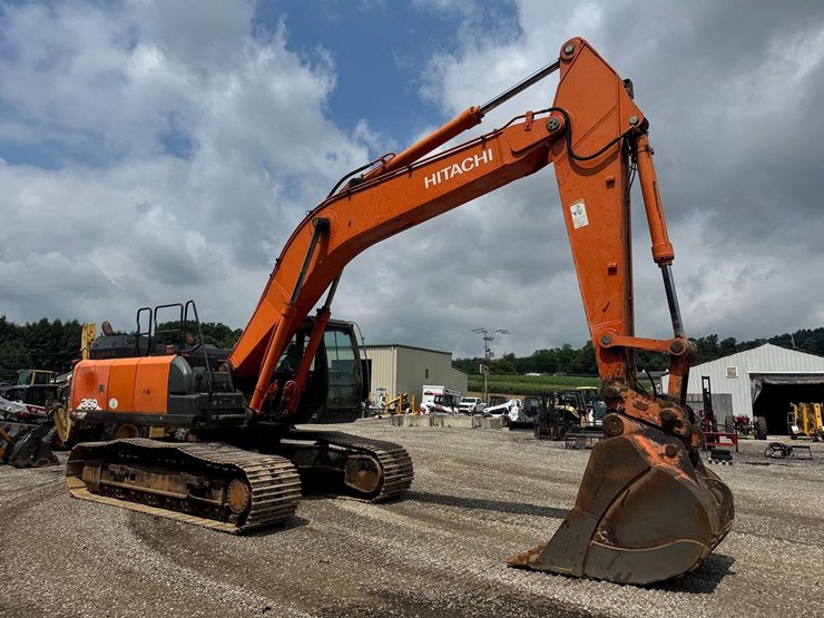 2015-hitachi-zx350lc-6n-image-8
